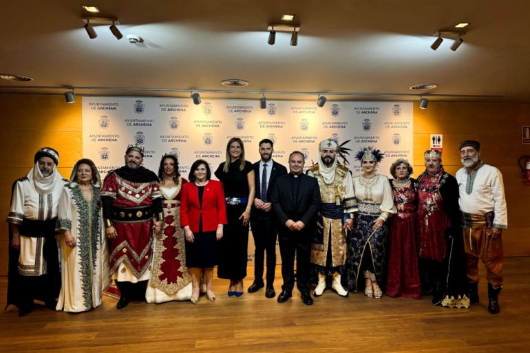 35e3240b 83ea 4bce 8b06 076fc81ab639 bike with yellow wall min 1